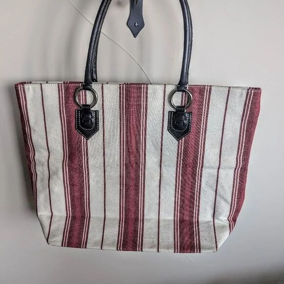 Banana Republic Handbags - Banana Republic XL Striped Red & Cream Canvas Tote Bag w Black Leather Handles